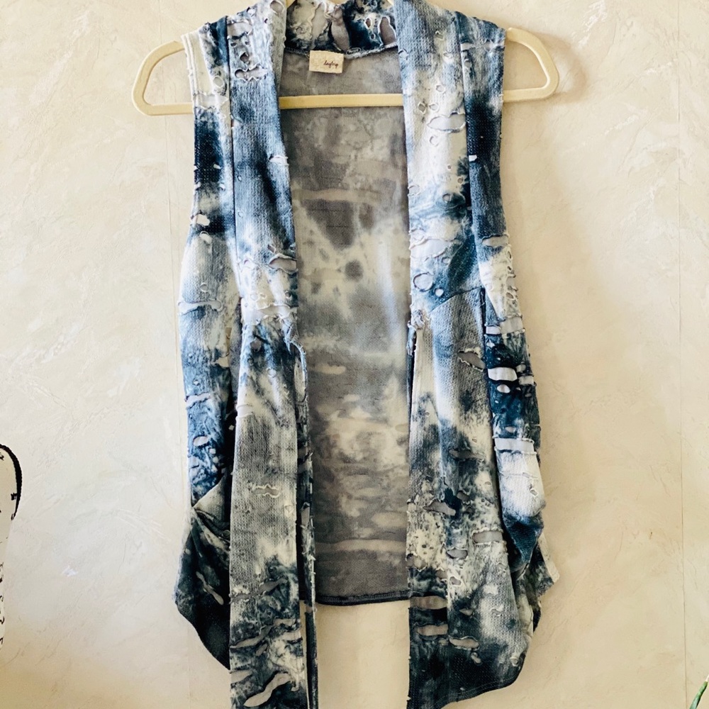 Daytrip by buckle distressed vest